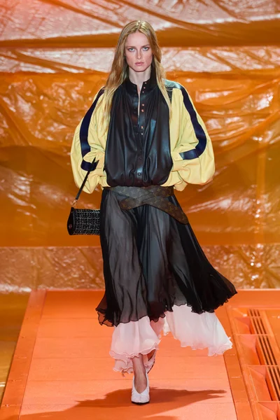 Look 2